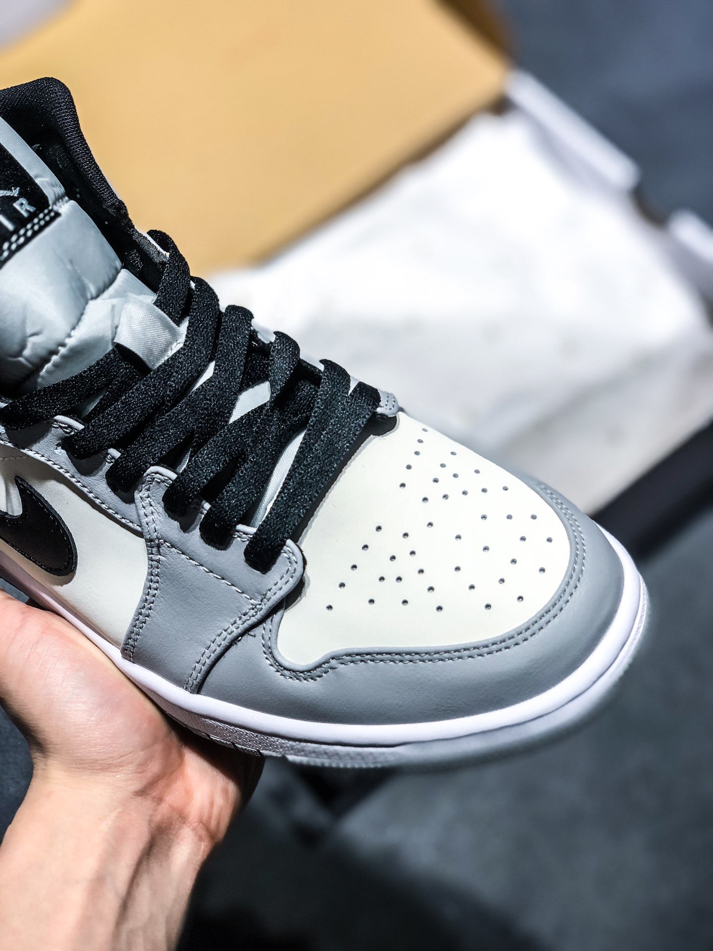 耐克阿迪瑕疵鞋,为什么现在阿迪耐克假鞋太多