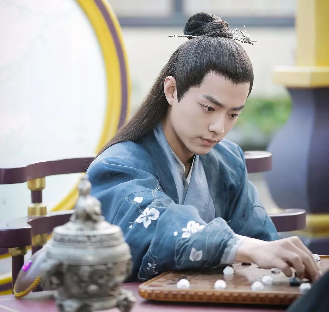 肖战怎么成为人气男神,肖战撩人的最高境界