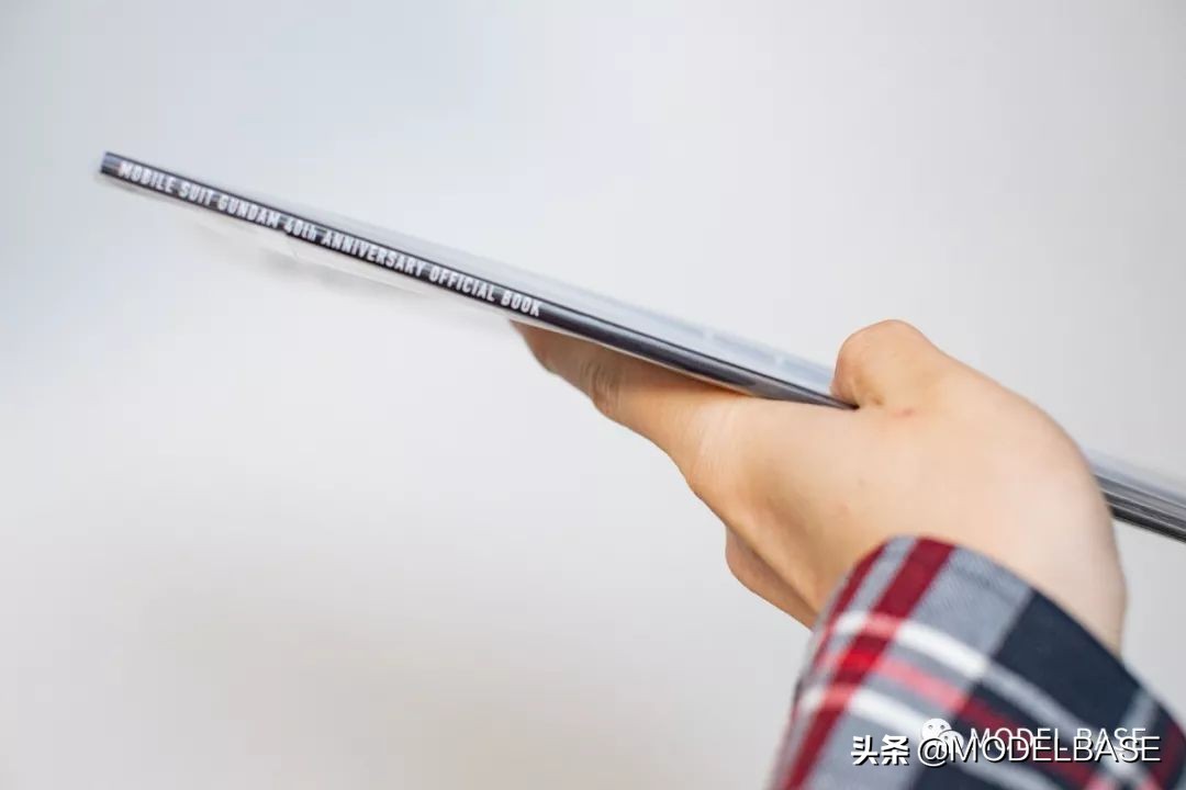 机动战士高达典藏版送的模型,高达纪念手册