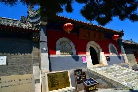 北京有什么寺庙可以烧香拜佛,祈福最好的寺庙北京