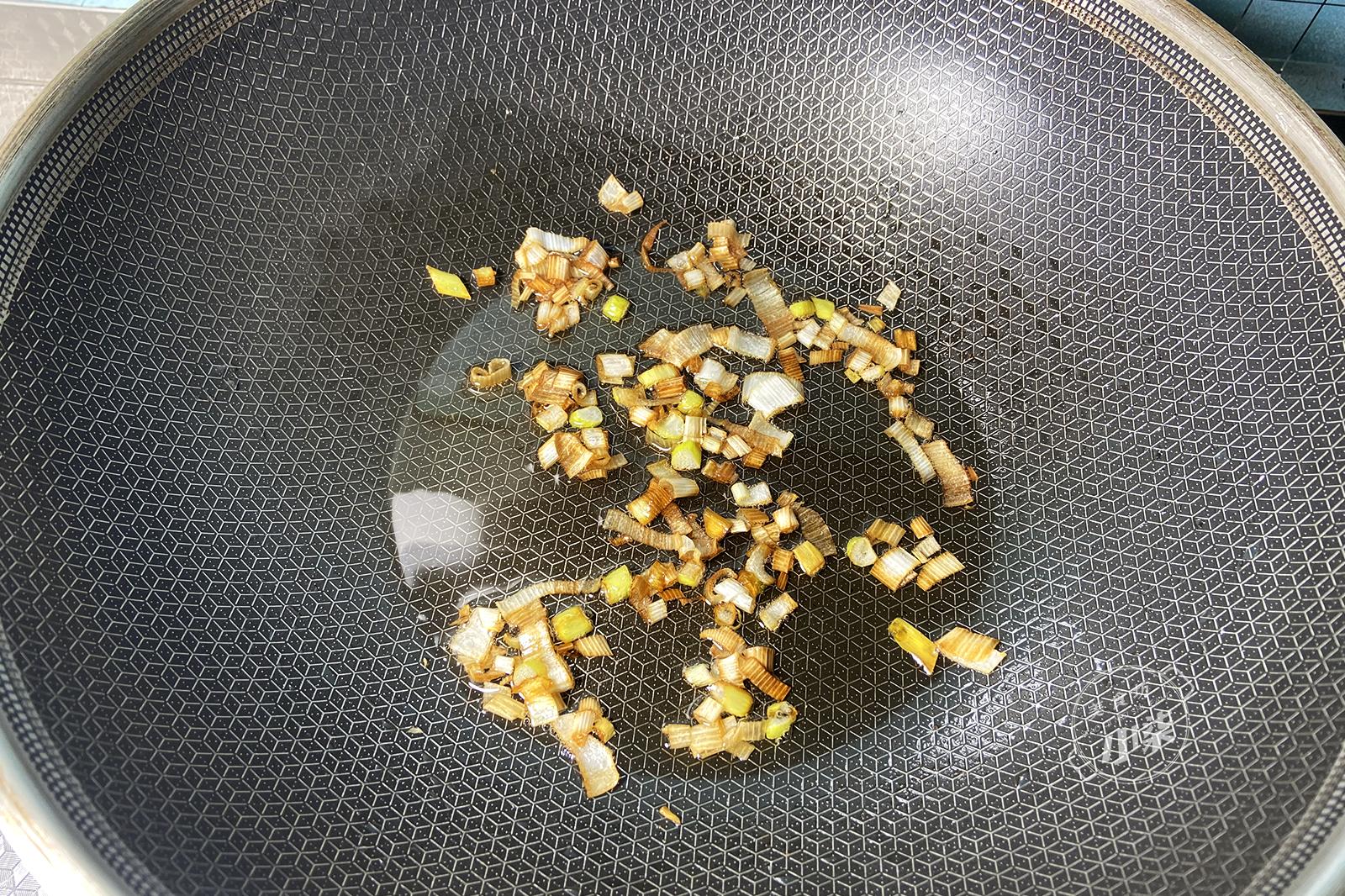 不揉面做葱油饼的做法,葱油饼和油条和面的手法有区别吗