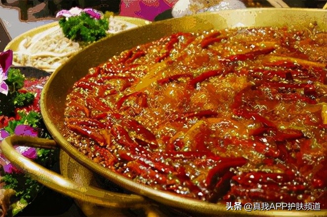 下巴和脖子交界处长痘痘和闭口,40岁女性下巴脖子长痘痘咋调理