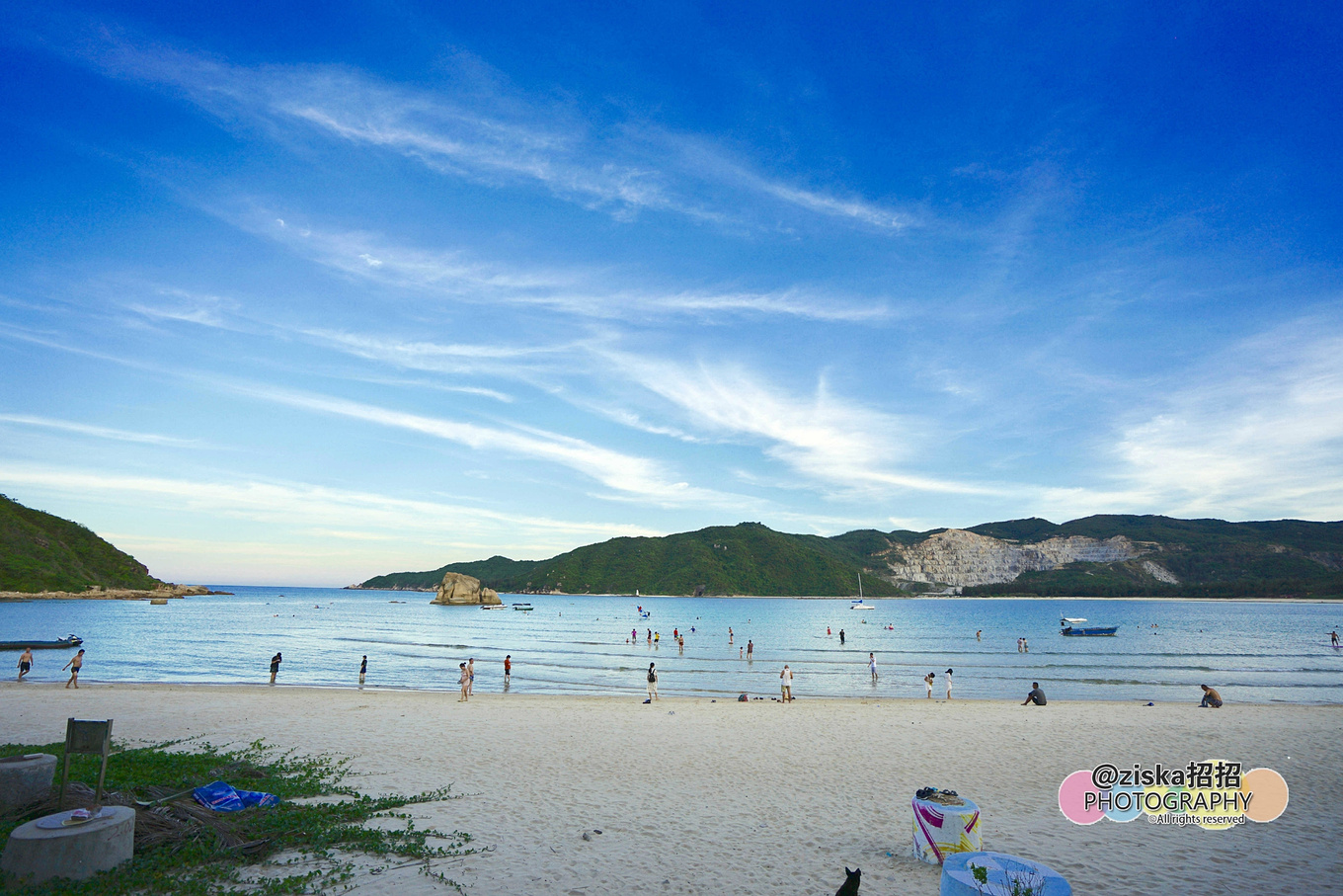 杨紫给李现分享旅游景点,现实生活中李现和杨紫到三亚旅游