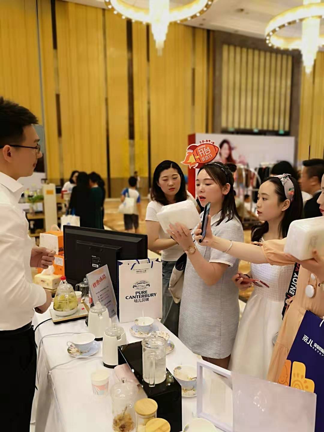 林瑞阳和他的新零售大会，恩宁堂燕窝备受时尚爱美女性追捧