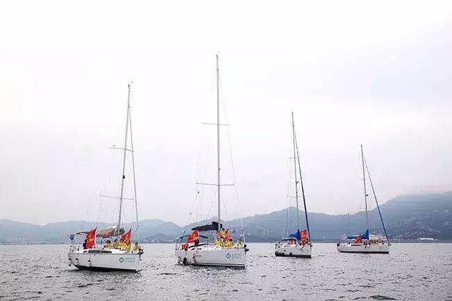 巨邦快乐集结号丨看见了，其中一艘游艇上，是我们的船长大舅哥