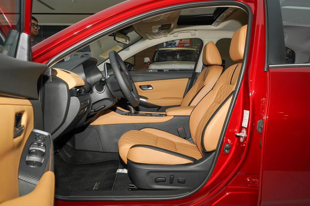 日产轩逸2013年还能卖多少钱,19年日产轩逸现在卖多少钱