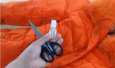 羽绒服钻毛小妙招,羽绒服内里钻毛有什么好的办法吗