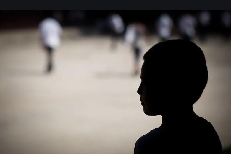 2岁孩子和妈妈打架引网友重视：再严重就是*力暴**，要及时止损