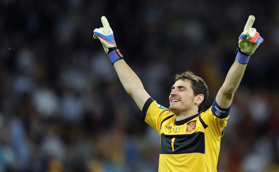 阻挡死神！39岁传奇门神退役真正原因揭晓：C罗梅西送上祝福