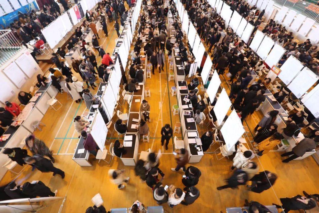 劳务中介说的高薪靠谱么,上海劳务中介骗人套路