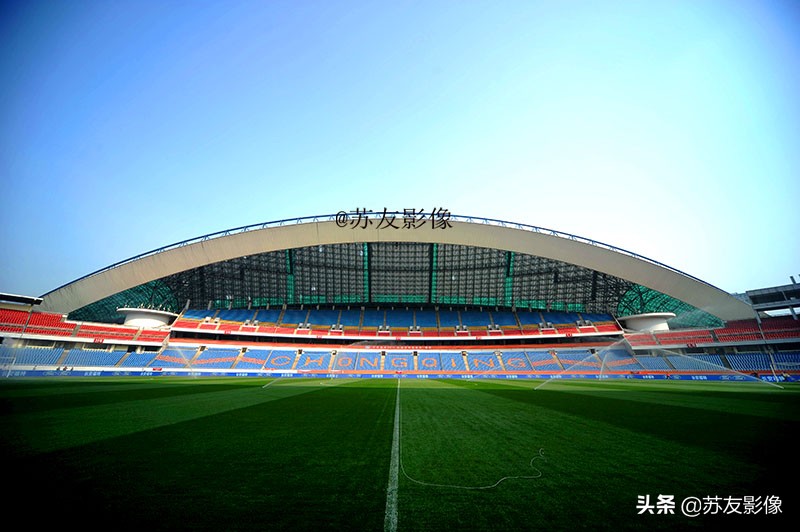 重庆奥体中心体育场地,重庆奥体中心体育场攻略