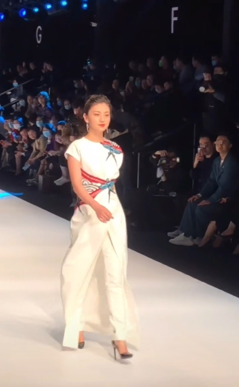 沈眉庄素颜跳舞被嘲大妈,沈眉庄老了