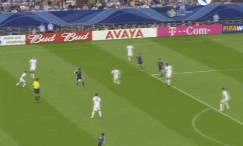 他是最被低估的巨星,梅西同样是顶级中场大师