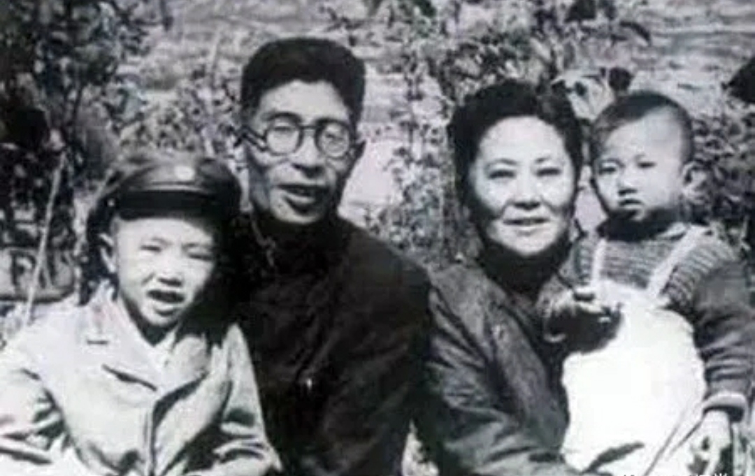 开国上将傅钟的夫人和子女