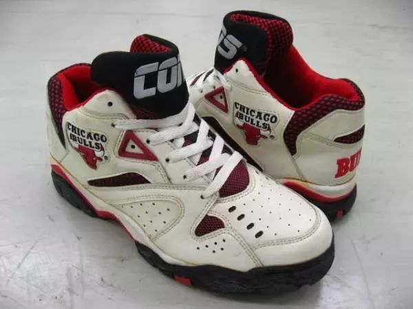 CONVERSENBA队徽鞋，中国鞋迷的篮球鞋启蒙圣物