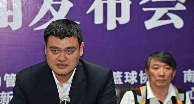 姚明篮球场上打架事件,姚明打球打架事件