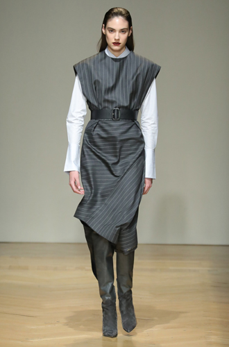 适合职场办公的服装,如何将工作服穿出时尚风