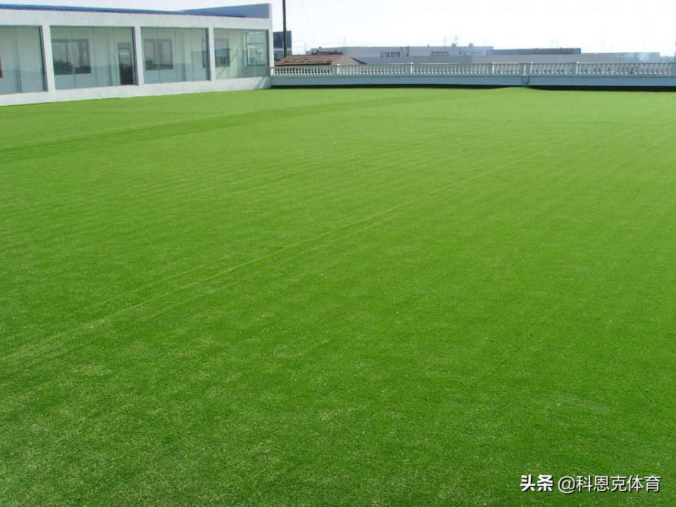 人造草坪制作视频教程,如何自制一个私人草坪