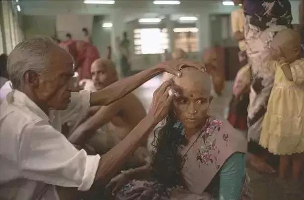 维多利亚贝克汉姆的发型,维多利亚贝克汉姆当年的时尚