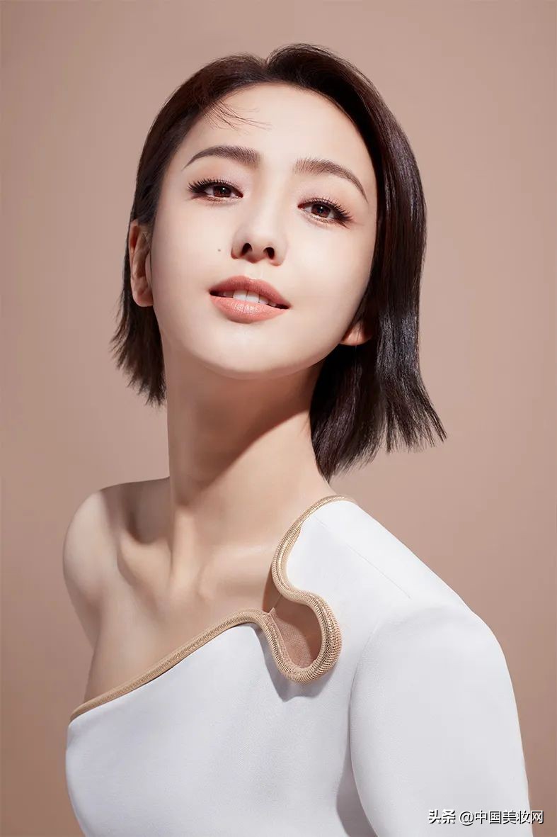 卡姿兰官宣佟丽娅代言背后，向上的品牌力有多曜目？​