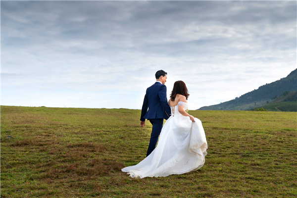 男人不结婚，必定会老无所依？“我无所谓，真活不下去了就去死”