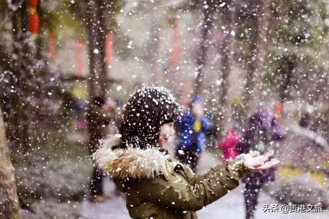 全家人一起欢欢喜喜过大年,所有人一起跨年狂欢