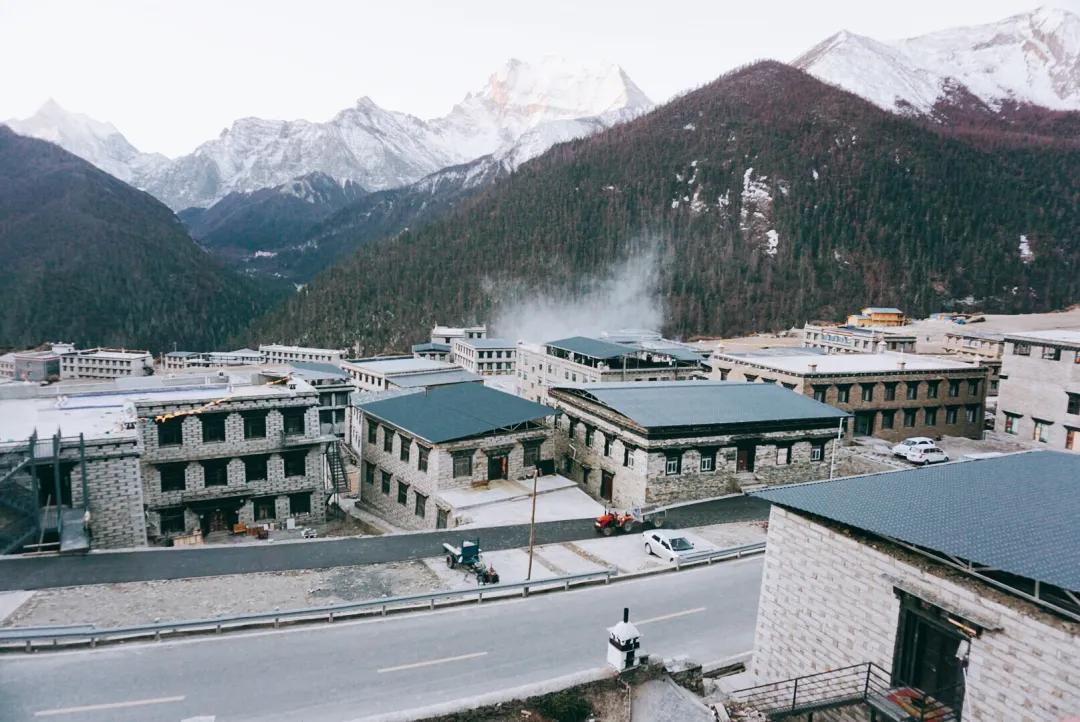 稻城亚丁春天视频,稻城亚丁春天风景