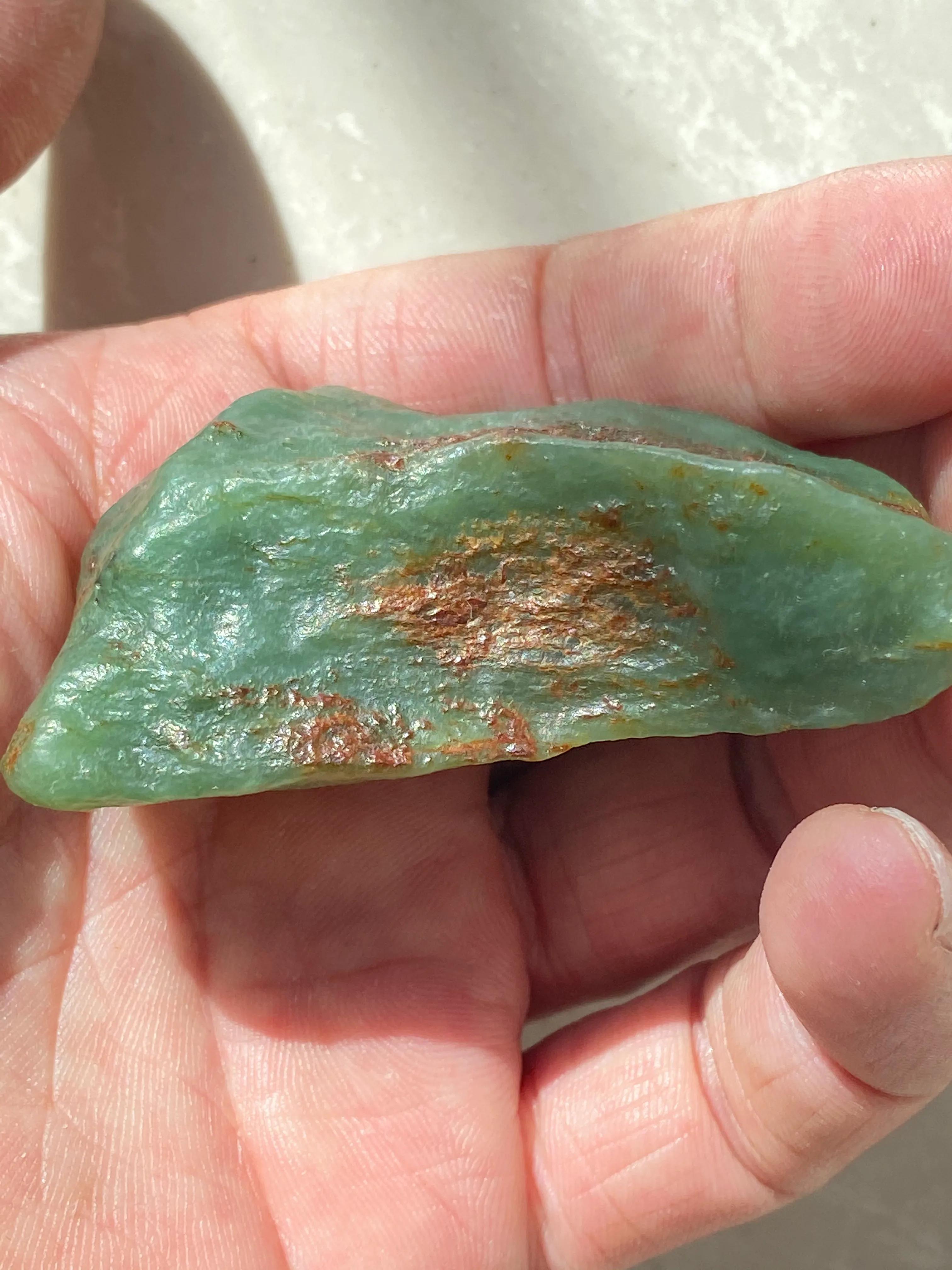 喜田新疆和田玉,新疆碧玉和和田玉有什么区别