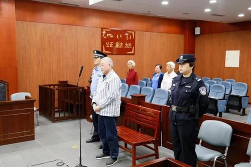 原包钢一把手积累家财超1亿，名下11套房9辆车985件贵重物品，退休仍搞“期权腐败”