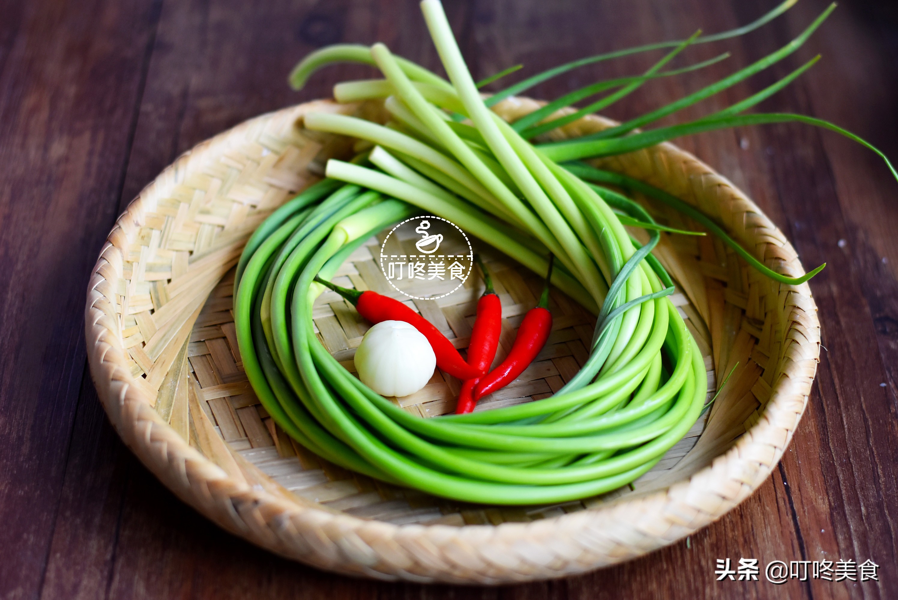 天气热吃这菜简单美味还很健康,天热了教你一道下饭菜