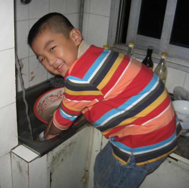 公公让我买菜完整版,公公帮儿媳洗碗