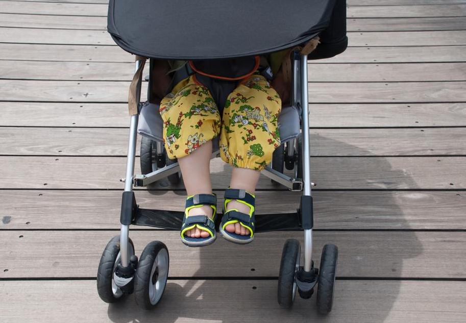 用婴儿车哄睡可以吗,怎么在车里哄睡