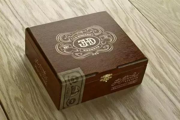 大多数人都有的奢侈品包包,世界十大奢侈品之一我们值得拥有