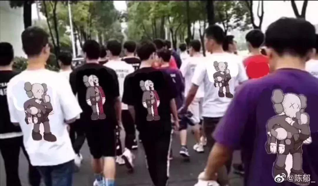 联名优衣库疯抢,疯狂购买优衣库