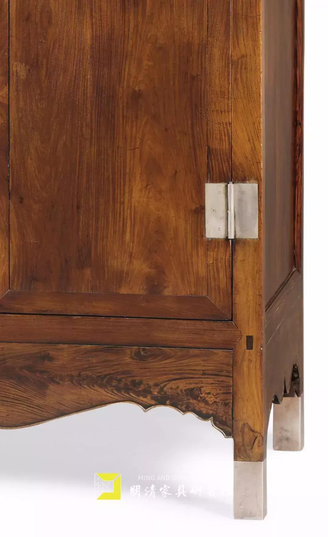 明清家具展厅灯光设计,明清家具铜蝙蝠配饰