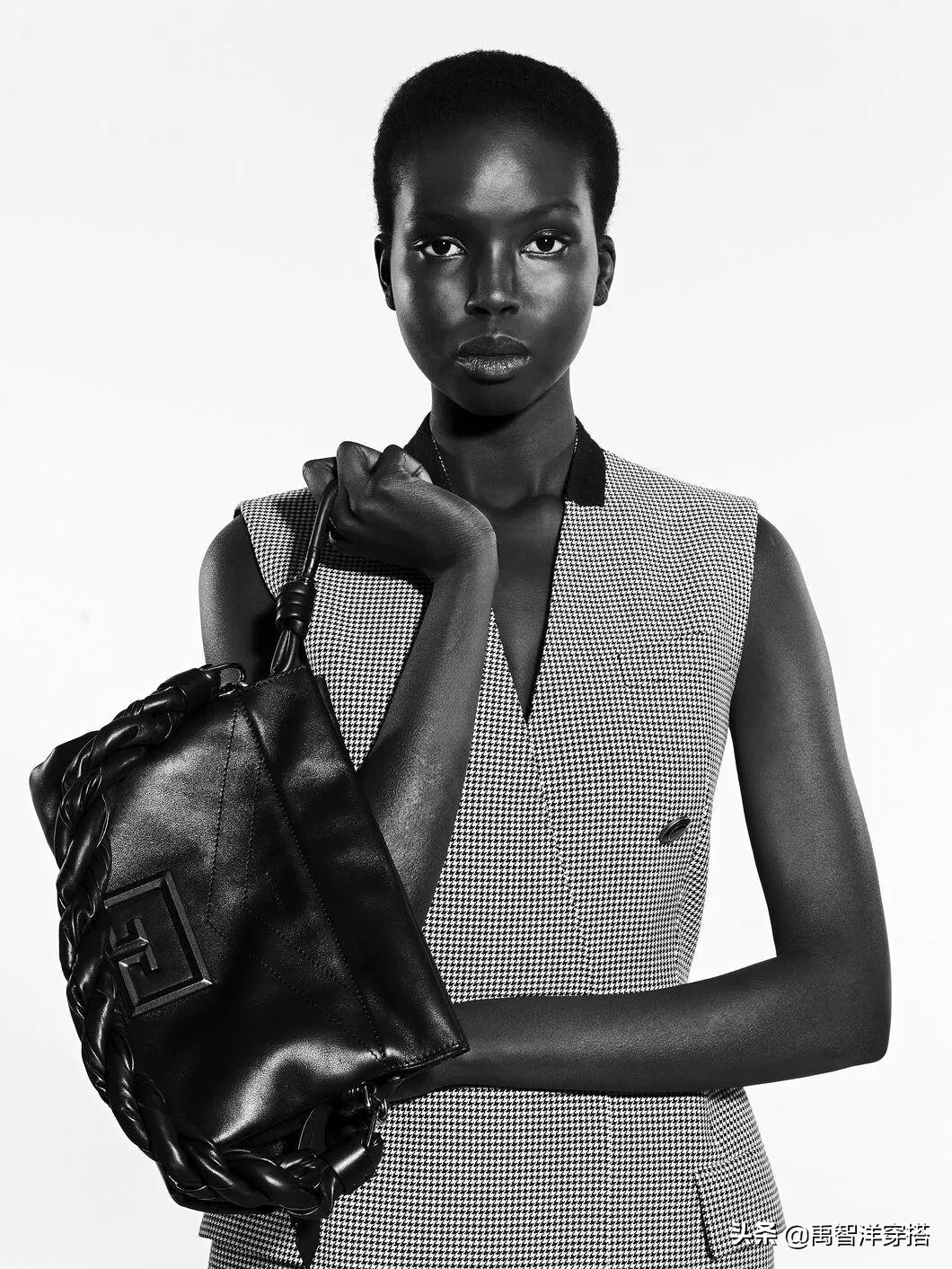 刘雯带货当下最流行包包，买它！