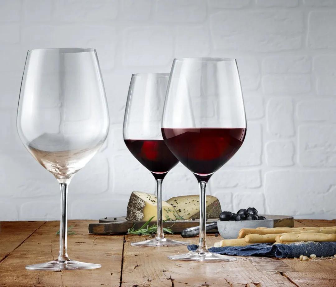 葡萄酒杯拿法讲解,干红葡萄酒杯怎么选