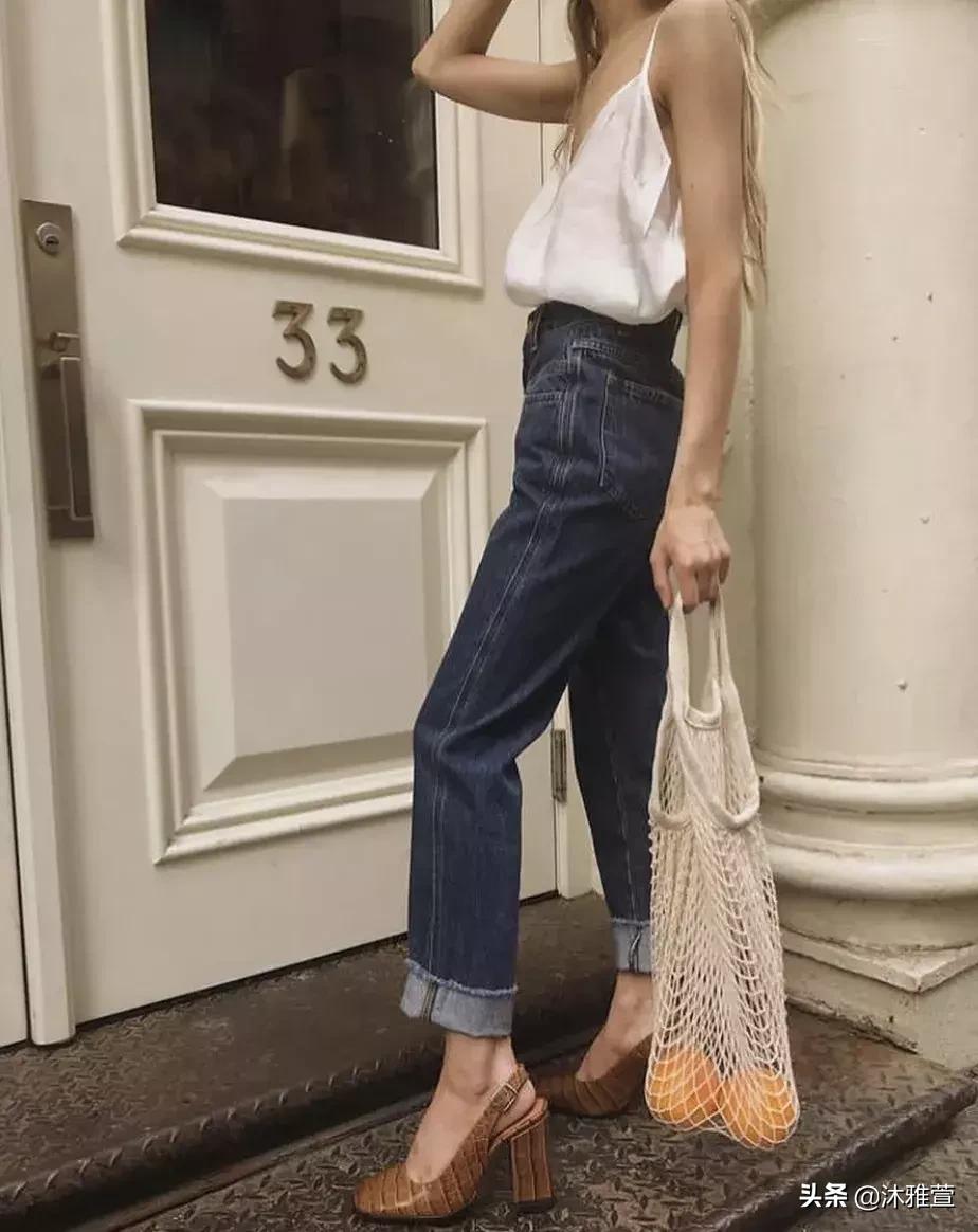 显瘦吊带直筒裤,你穿露肩吊带的样子