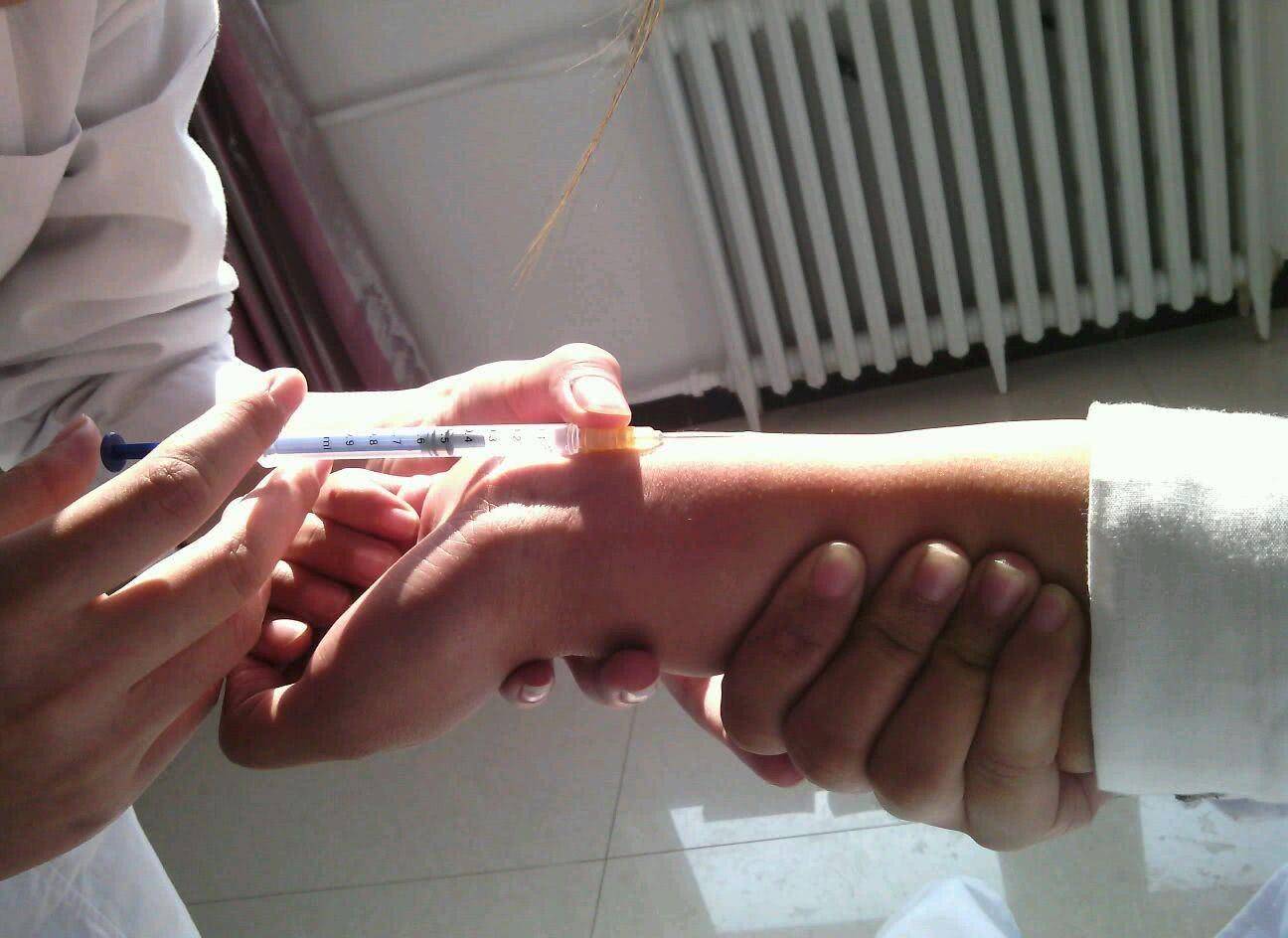 被竹叶青毒蛇咬了严重吗,小孩被竹叶青蛇咬伤