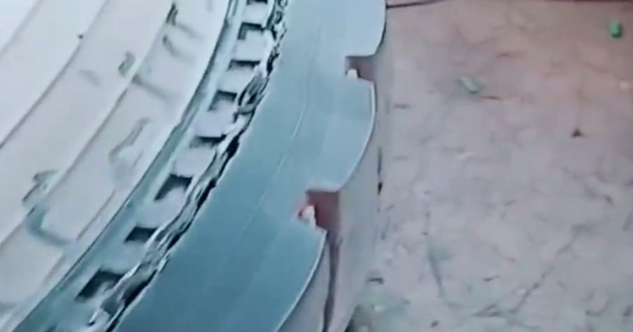 网友修汽车轮胎视频,轮胎翻新全过程视频