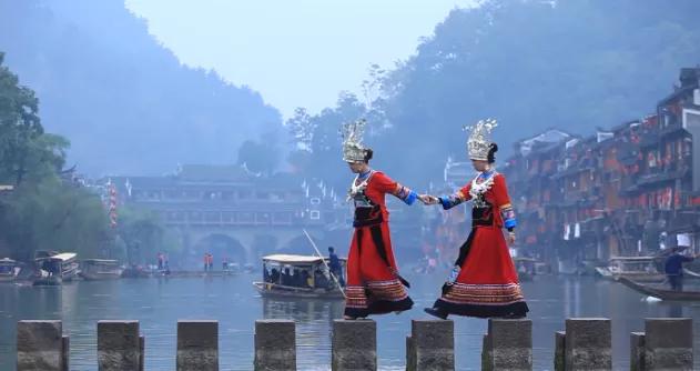 世界看湖南丨凤凰古城：沧桑历史孕育多彩文化