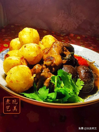 如何做出更美味的土豆香菇鸡,黄焖鸡加土豆香菇最下饭菜