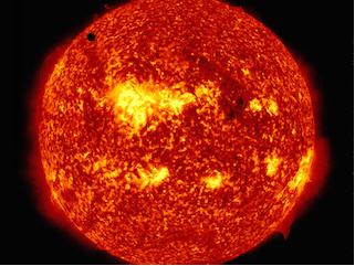 假如地球是太阳系中唯一的恒星,太阳系中唯一发光的恒星是哪一个