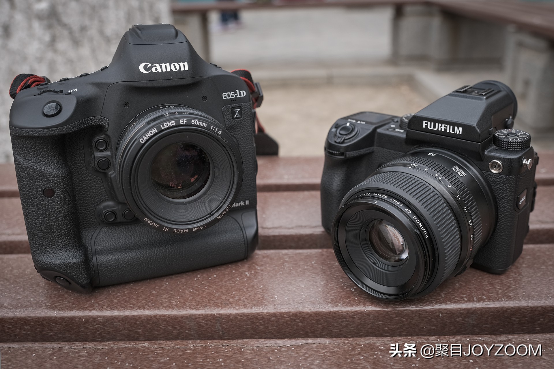 聚目体验丨底大一级真能压“死”人？佳能1DX2VS富士GFX50S