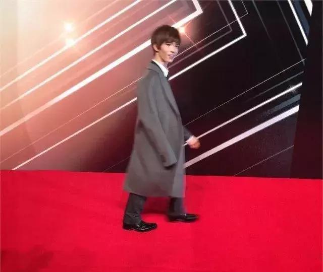 男生冬季穿搭技巧视频大全,男生的冬季穿搭技巧