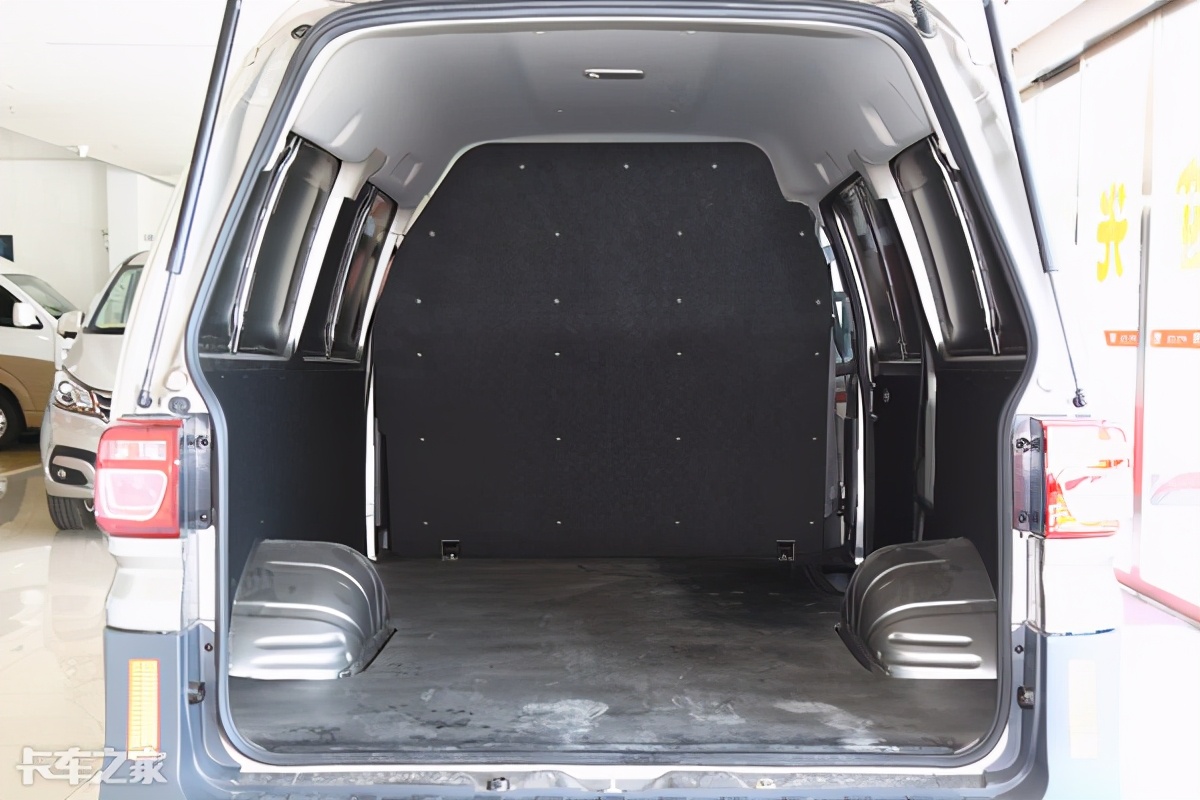 开着风行菱智去旅行,东风风行菱智v3货车版多少钱