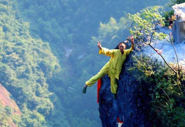 邹在宏,邹在宏烧香全过程