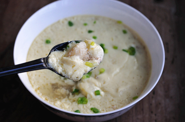 冬天吃鸡蛋怎么吃法营养最高,天冷了最爱的懒人蒸蛋