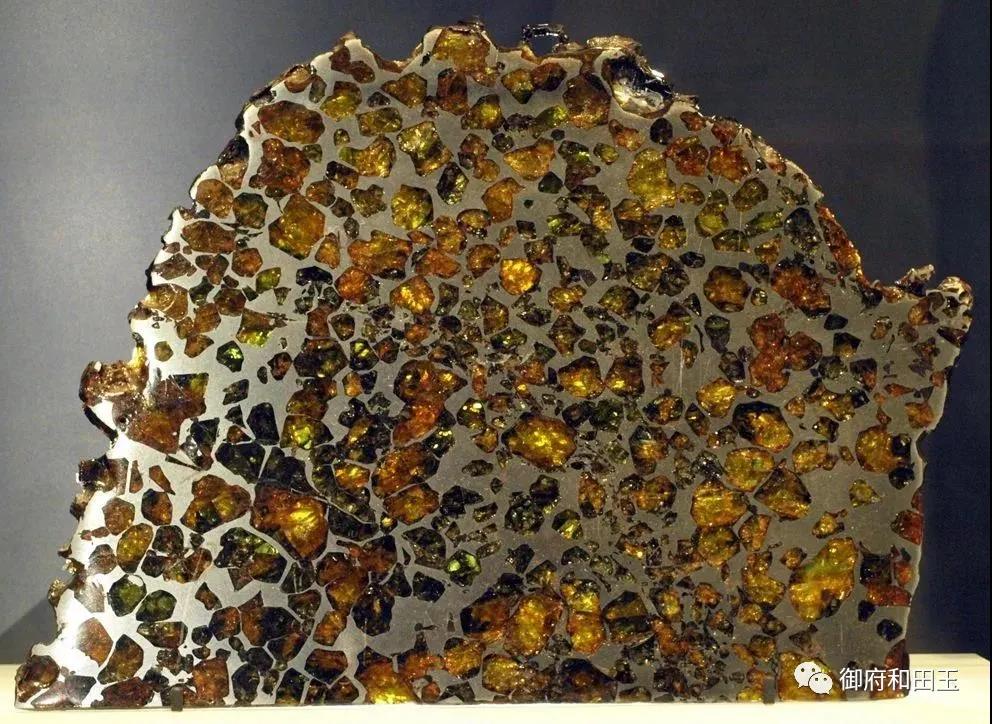 上周!这块来自*疆新**的石头拍出472万的天价!创历史新高