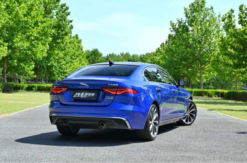 捷豹xel车门英伦气息,20年捷豹xel英伦绿